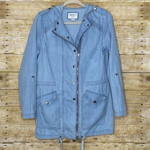 FOREVER 21 ROLL CUFF/ LONG SLEEVE ANORAK CASUAL EVERYDAY WEAR CHAMBRAY SHAKET
